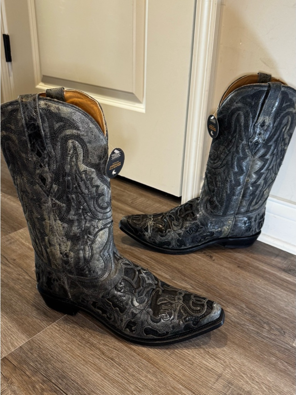 Corral Genuine American Alligator Inlay Embroidered Snip Toe Black Western Boots